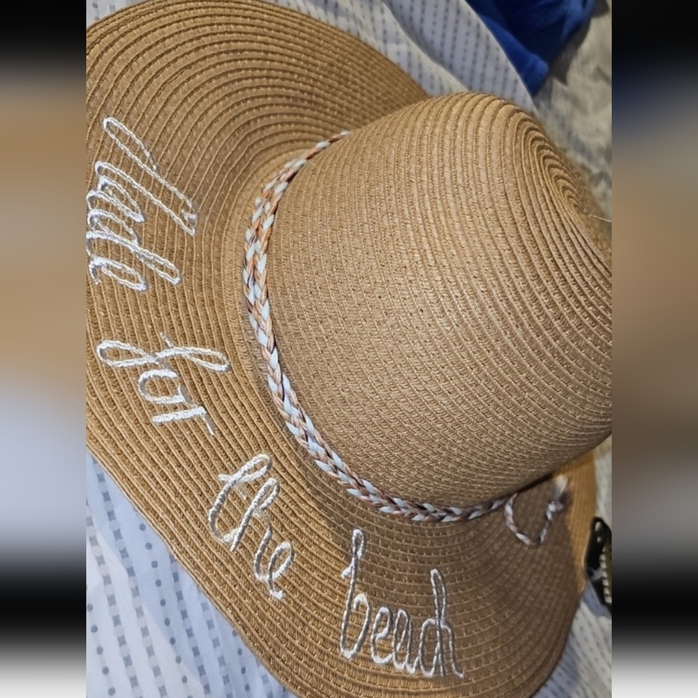 Beach Hat NWOT